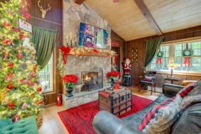 Papas Christmas Cabin in Gouldsboro with Deck!